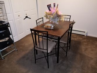 Kitchen table with 4 chairs