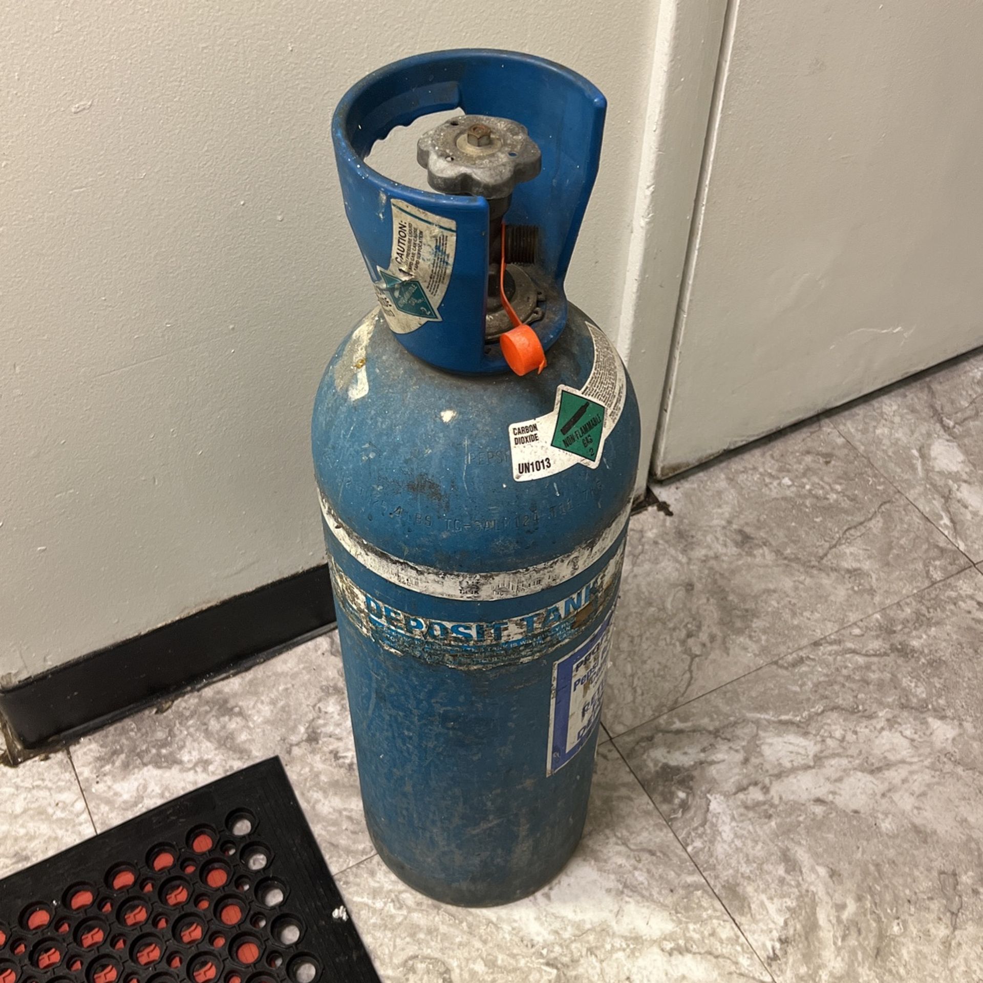 CO2 Tank (empty) for Sale in Mundelein, IL OfferUp