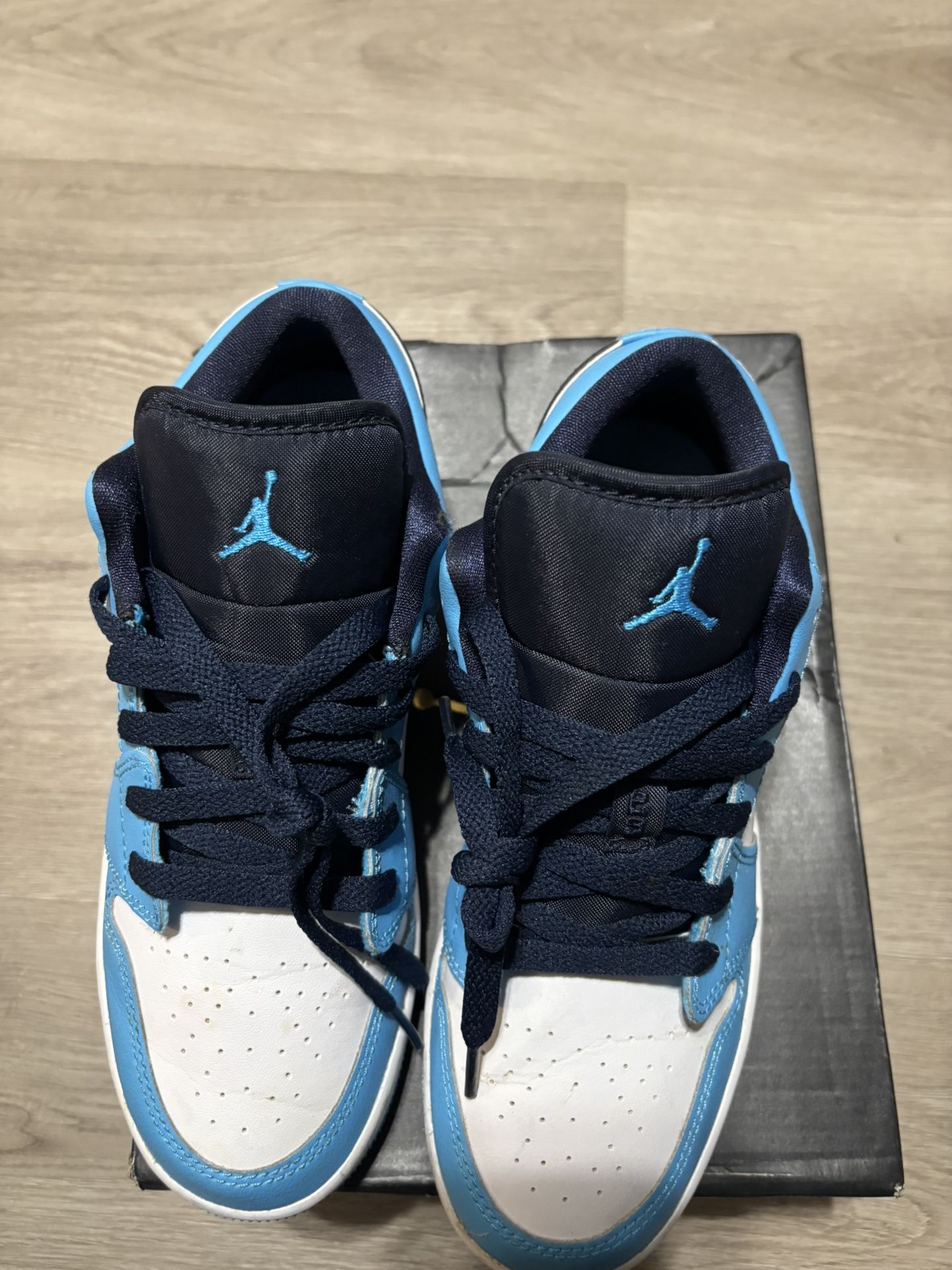 Nike Air Jordan 1 Low Powder Blue Obsidian 553560-144