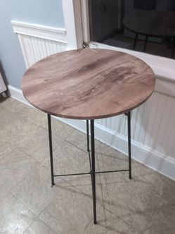 Round Wood Top Side Table with Metal Legs