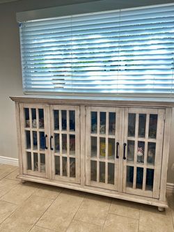 Credenza / Hutch / Buffet
