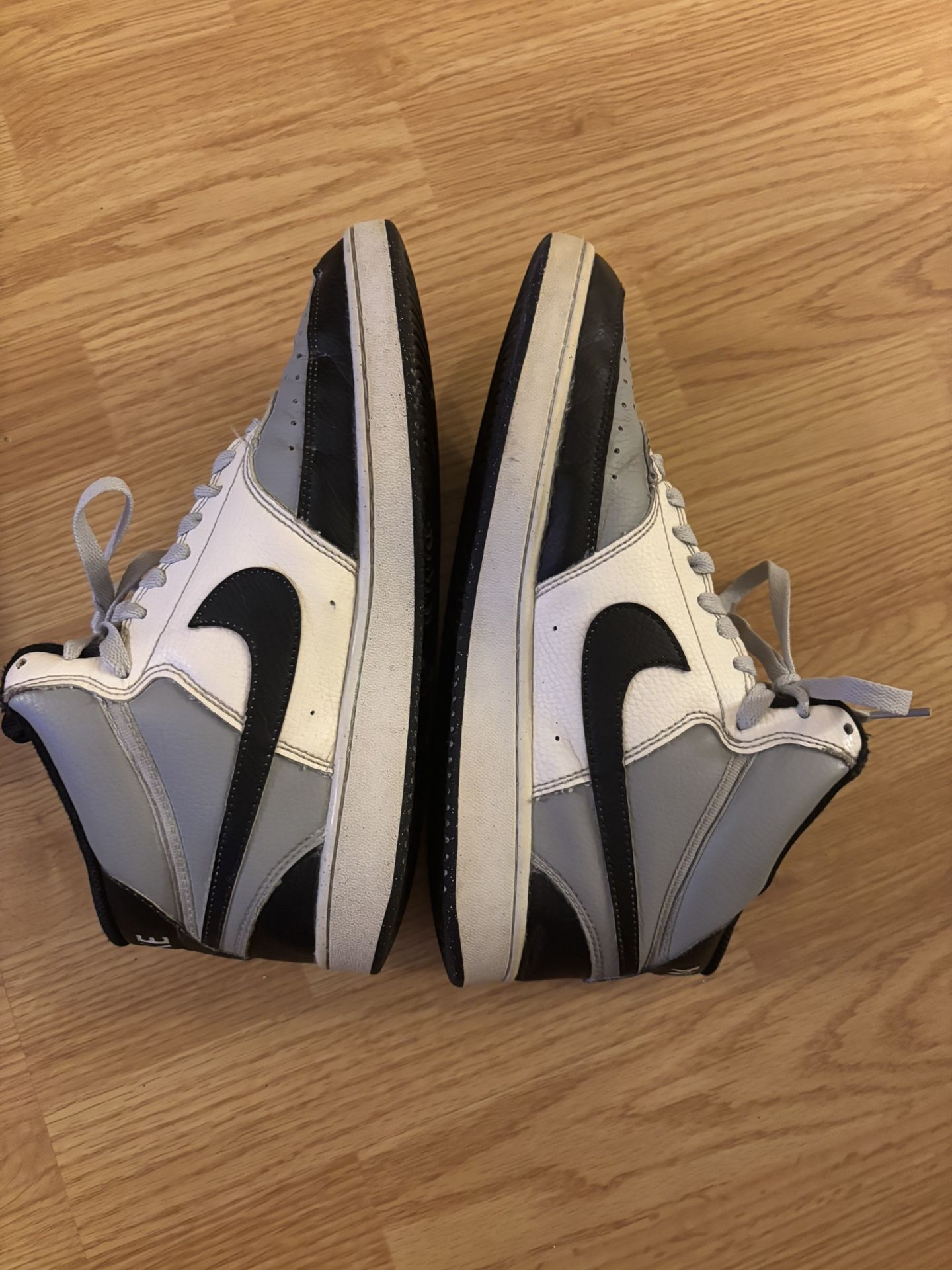 Nike Grey Court Visions