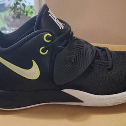 LIKE NEW Nike Kyrie Flytrap 3 Black Volt