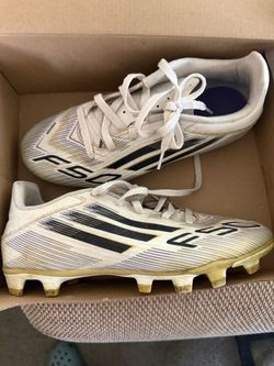 Soccer cleats