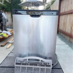 AMANA “12” DISHWASHER 