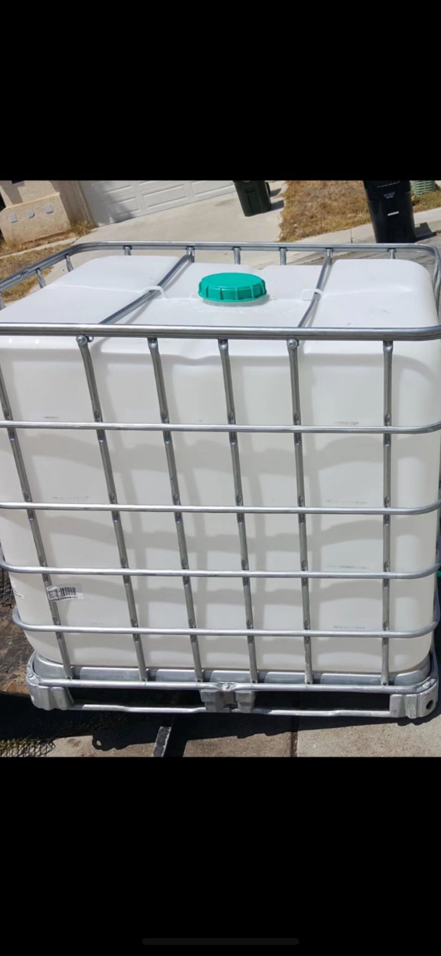 275 gallon plastic water tank $85 each
