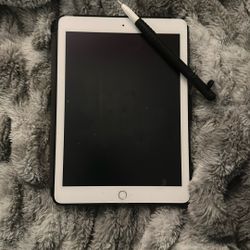 iPad And Pen 
