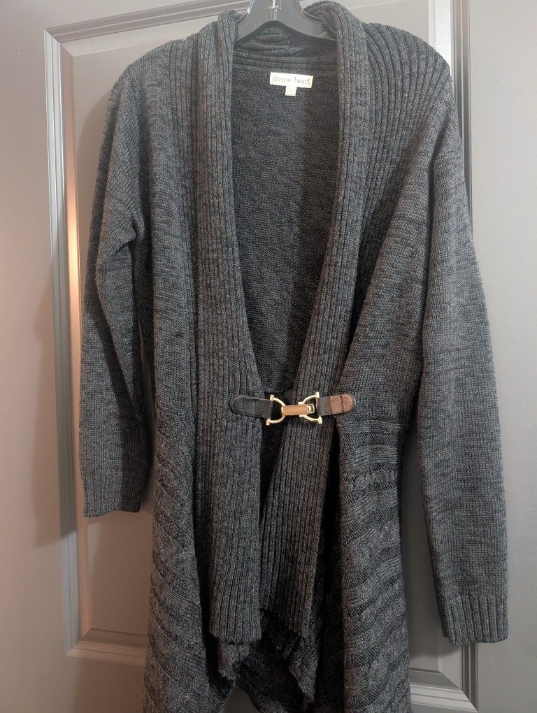 Women's Gray Cardigan With Gold Clasp L