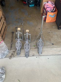 Vintage 1950-60s Ludwig speed king pedals some vintage drum hard ware to go with bundle