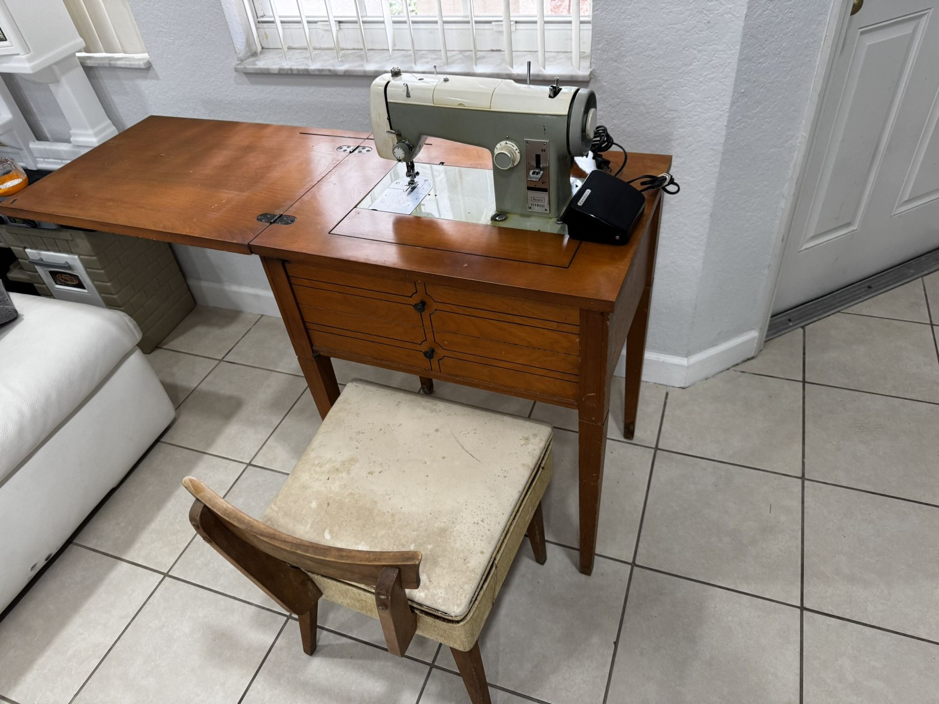 Vintage Kenmore sewing machine and chair. Working . Only need to order of belt . It is about $4 in eBay .