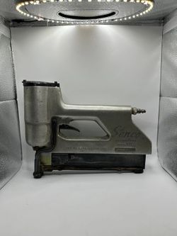 SENCO Model MI Heavy Duty Medium Crown Staple Gun 16GA 25mm-45mm 1”- 1-3/4 Used