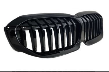 BMW 330i Grille