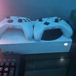 Xbox One And Xbox Series S 