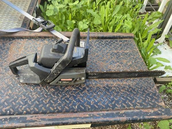 Craftsman 16" chainsaw gas powered needs work