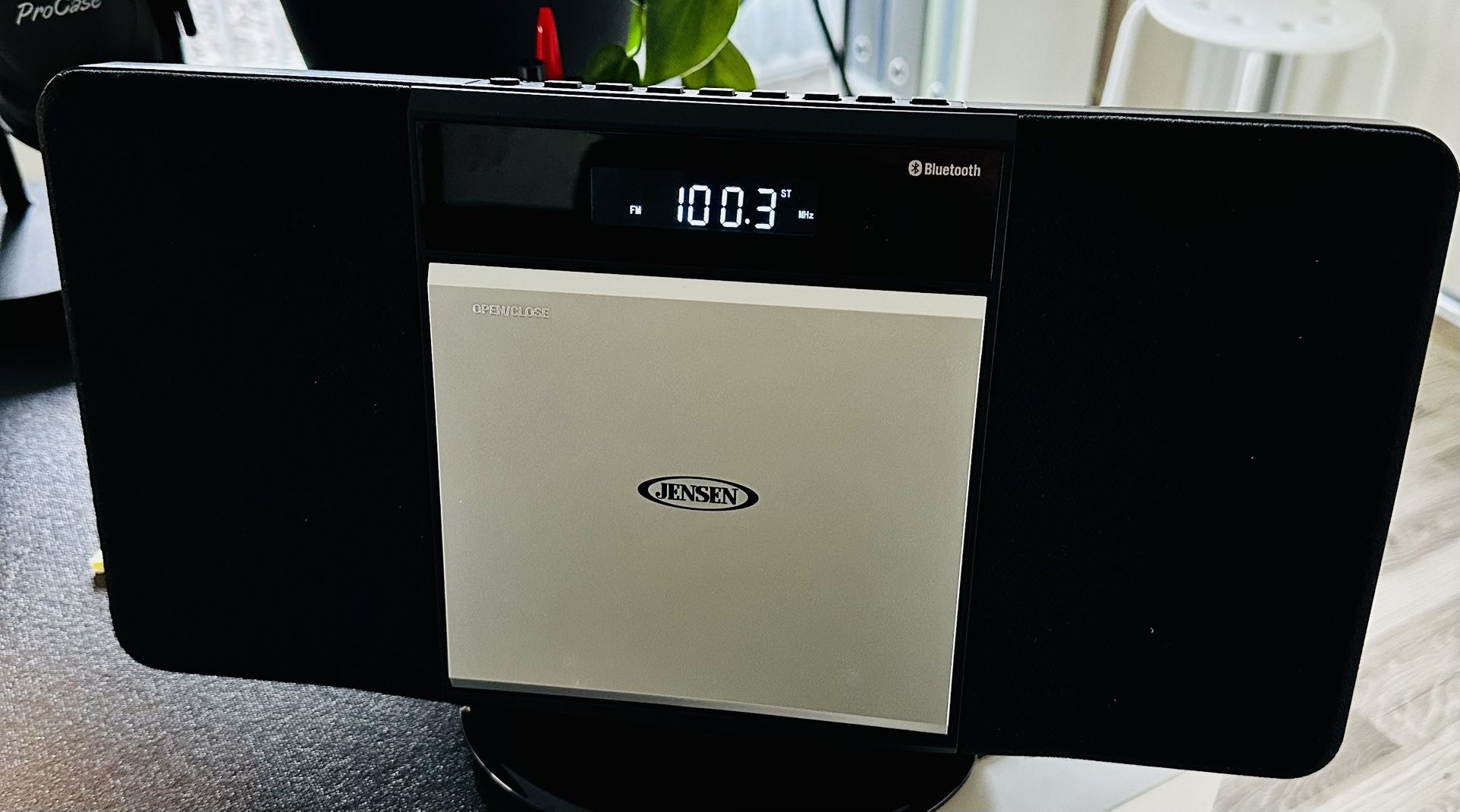 JENSEN Bluetooth Stereo System with CD