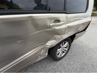 2006  Hybrid Toyota Hylander limited ( repair)