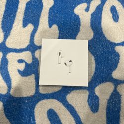 AirPod Pro 2’s all white 