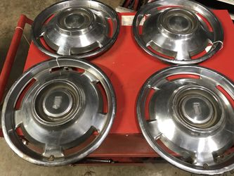 Chevy II hubcaps