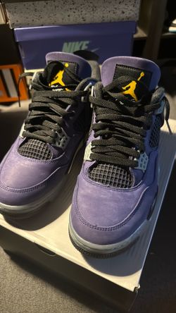 Air Jordan 4 Retro Lakers Size 9. Used on