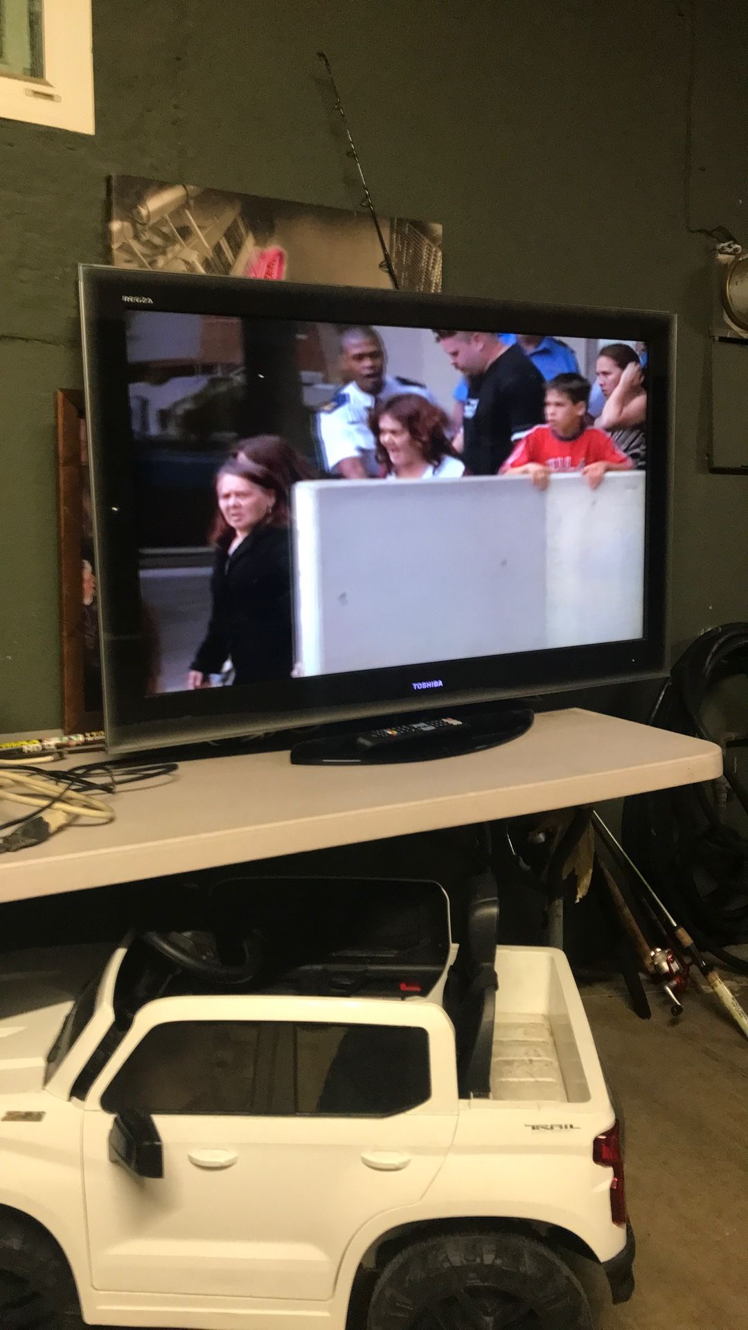 48 Inch Toshiba Plasma Tv With Remote Control (not A Smart Tv)