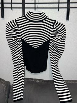 Zara long sleeve bubble shoulder top M