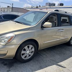 2007 Hyundai Entourage