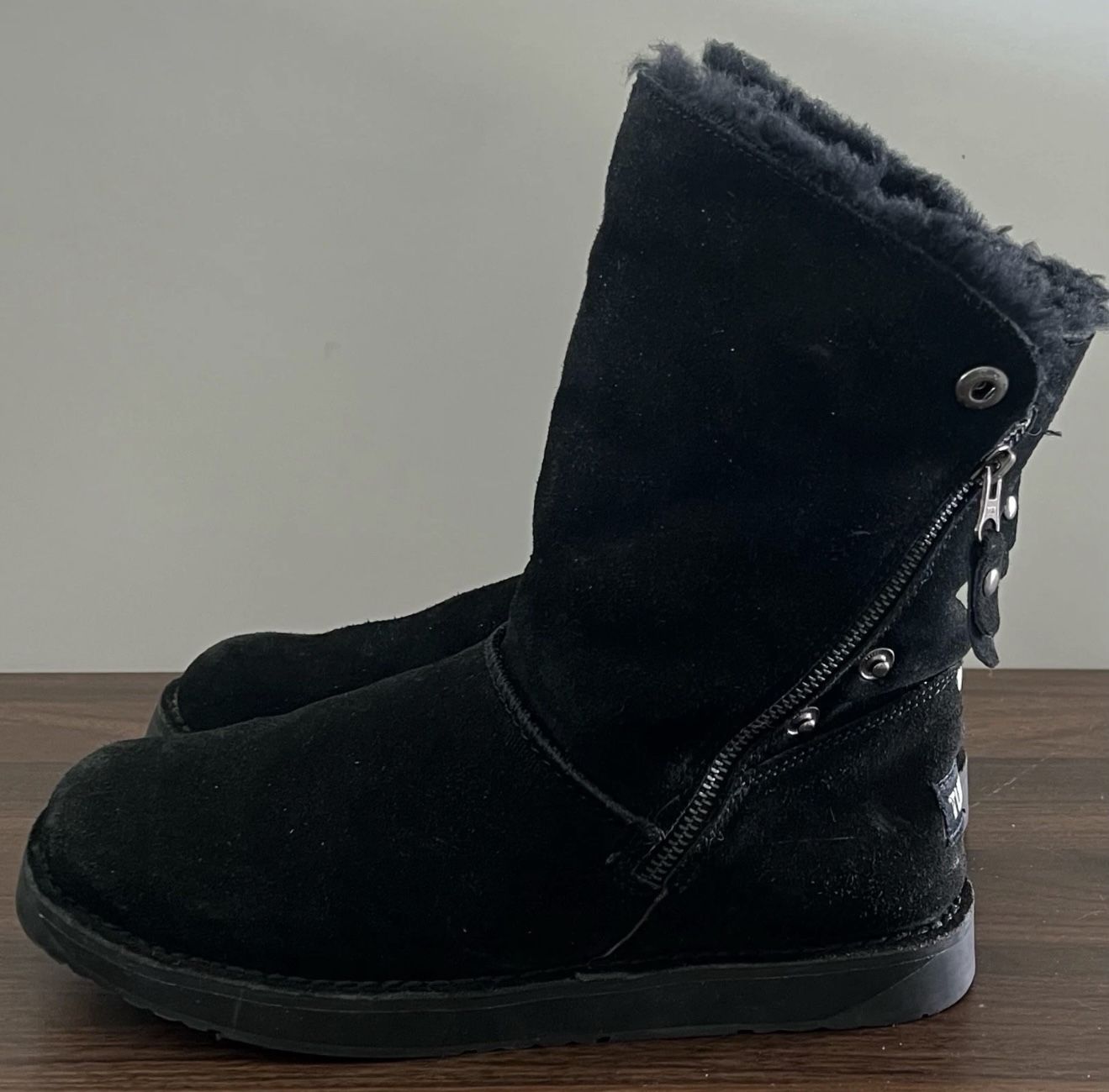 Tundra Women’s Winter Boot Black Size 9