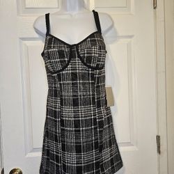 J for Justify-  Black and White Plaid Chemise - Size M