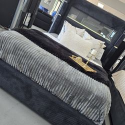 ✨️ King, Cal King, Queen Bed Frame ✨️ Furniture Sectionals, Bedrooms, Dining Avail