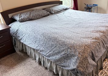 King bed with mattress, box