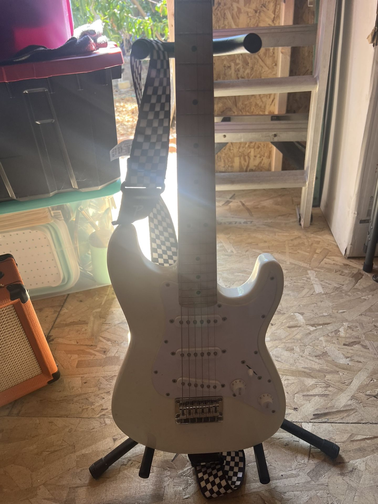 Squire Electric Kid Guitar/ Amp And Cable Combo