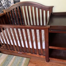 Crib With Changing Table 