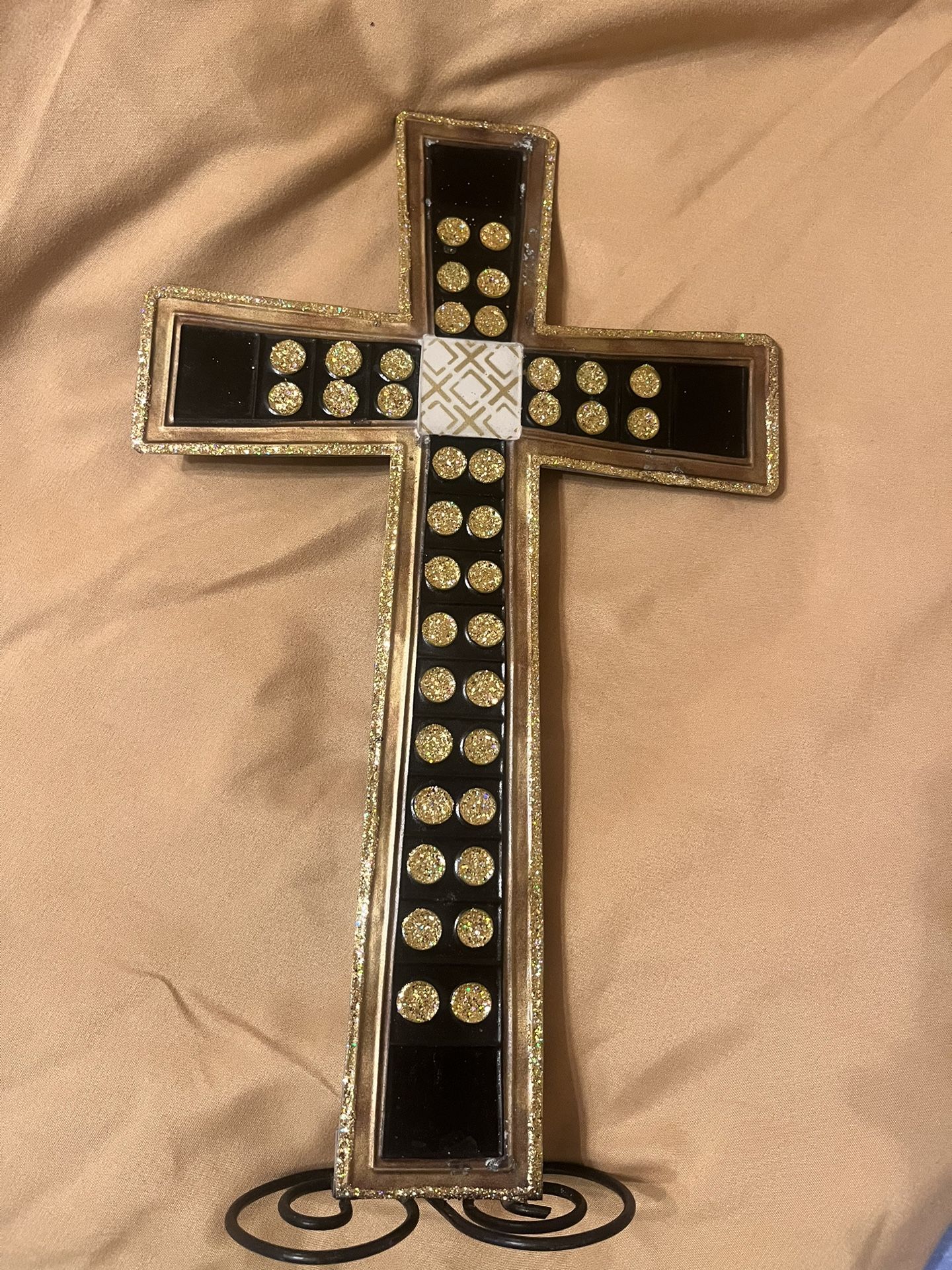 Cross. Beautiful 14x9, $7