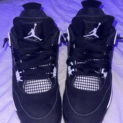 jordan 4 white thunders size 11