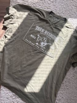 True religion shirt size xl ( sage like green )