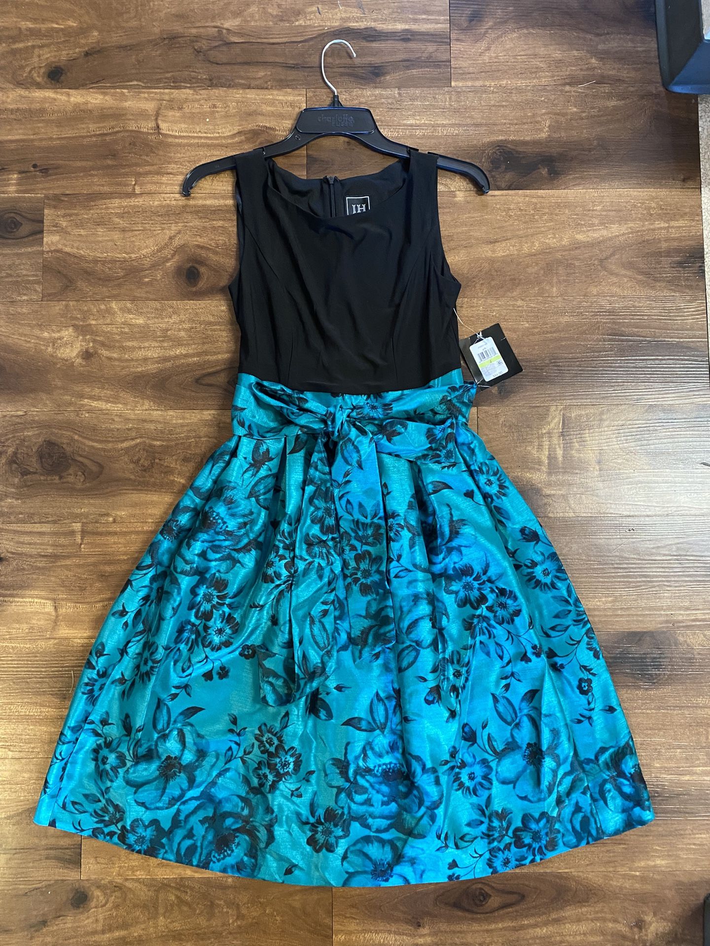 Brand new woman’s JH brand Black and Blue colored Dress Up For Sale