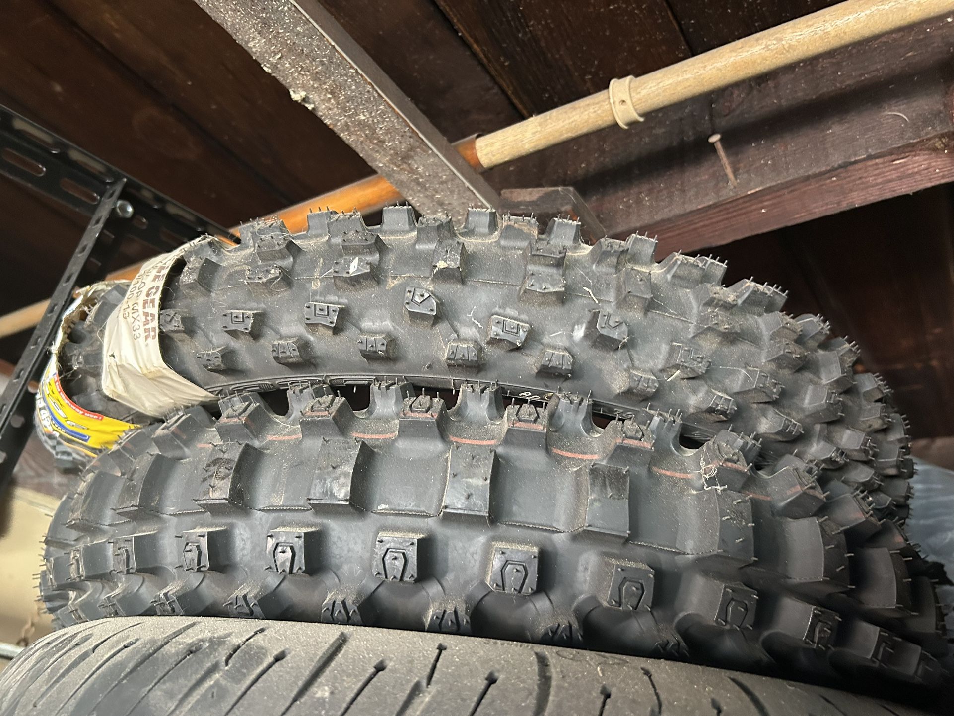 DUNLOP GEOMAX MX33 Tires