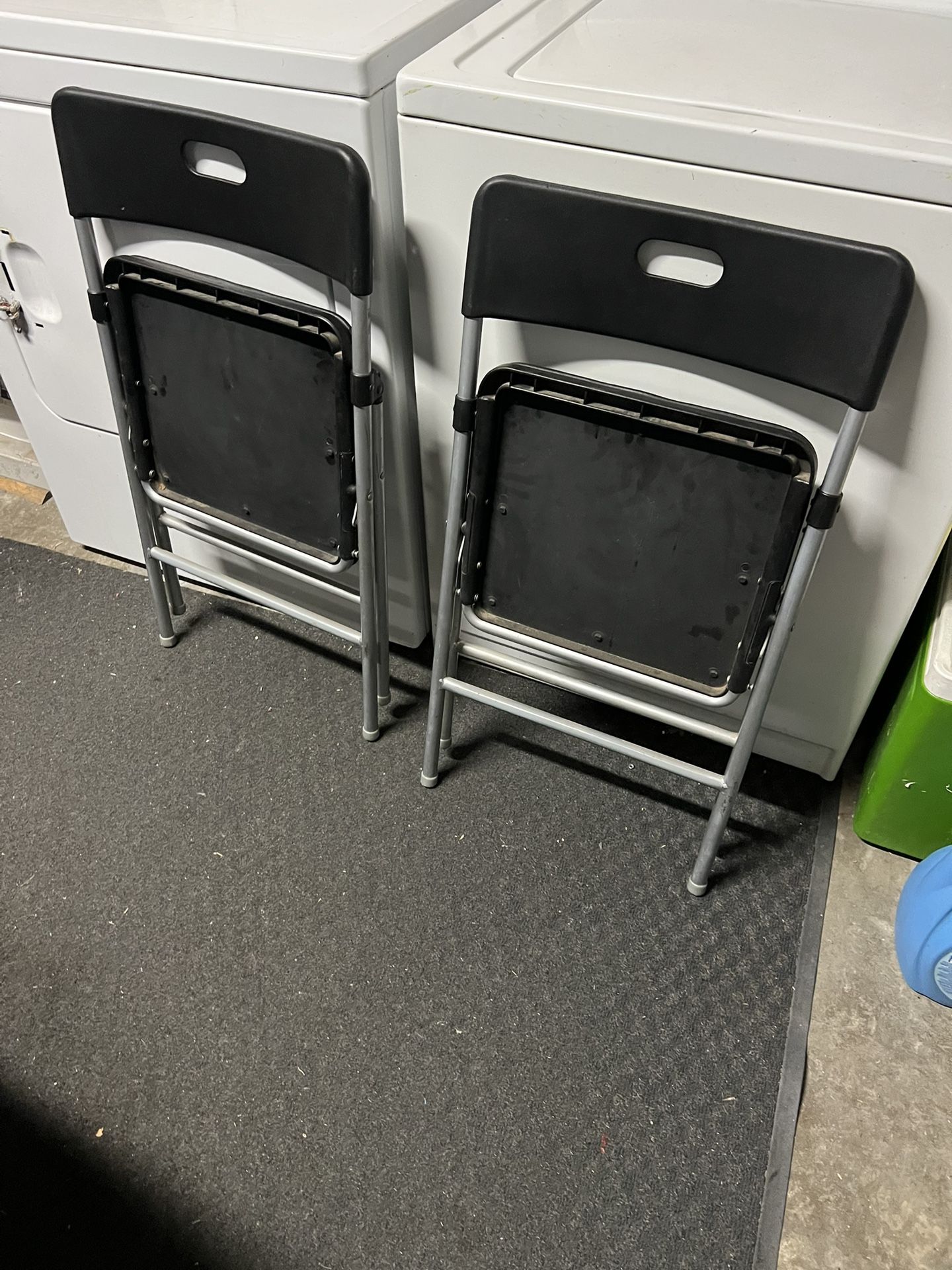 sillas $5 cada una