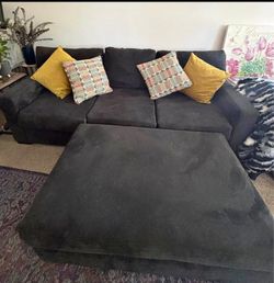 🔥 Living Spaces Sectional Couch w Ottoman