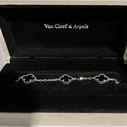 Van Cleef & Arpeh Silver and Black Onyx Clover