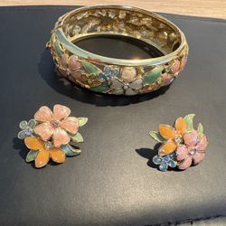 Joan Rivers Gold Tone Enamel Floral Hinged Bangle Bracelet And Earrings Set 