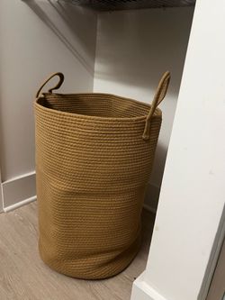 Woven laundry basket