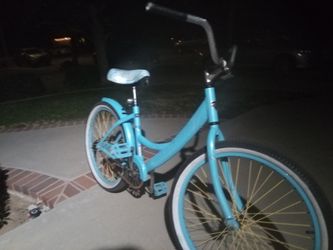 Baby Blue Classic Beach Cruiser