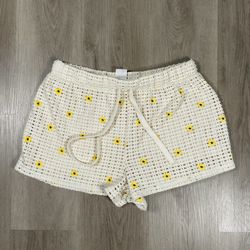Women’s Shorts No Boundaries Sunflower Summer Shorts Large