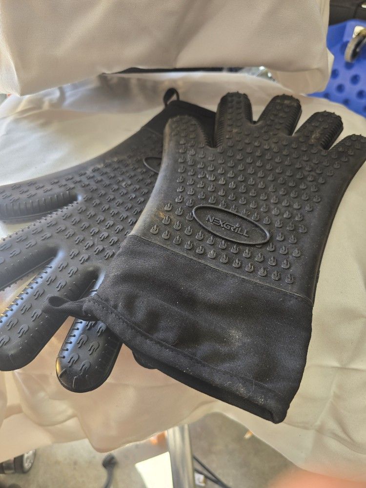 BBQ,Gloves.(black silicon).