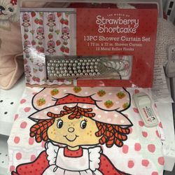 Strawberry Shortcake Shower Curtain With Rings