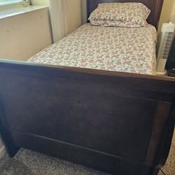 Solid Wood Twin Xl Bed With Mattress