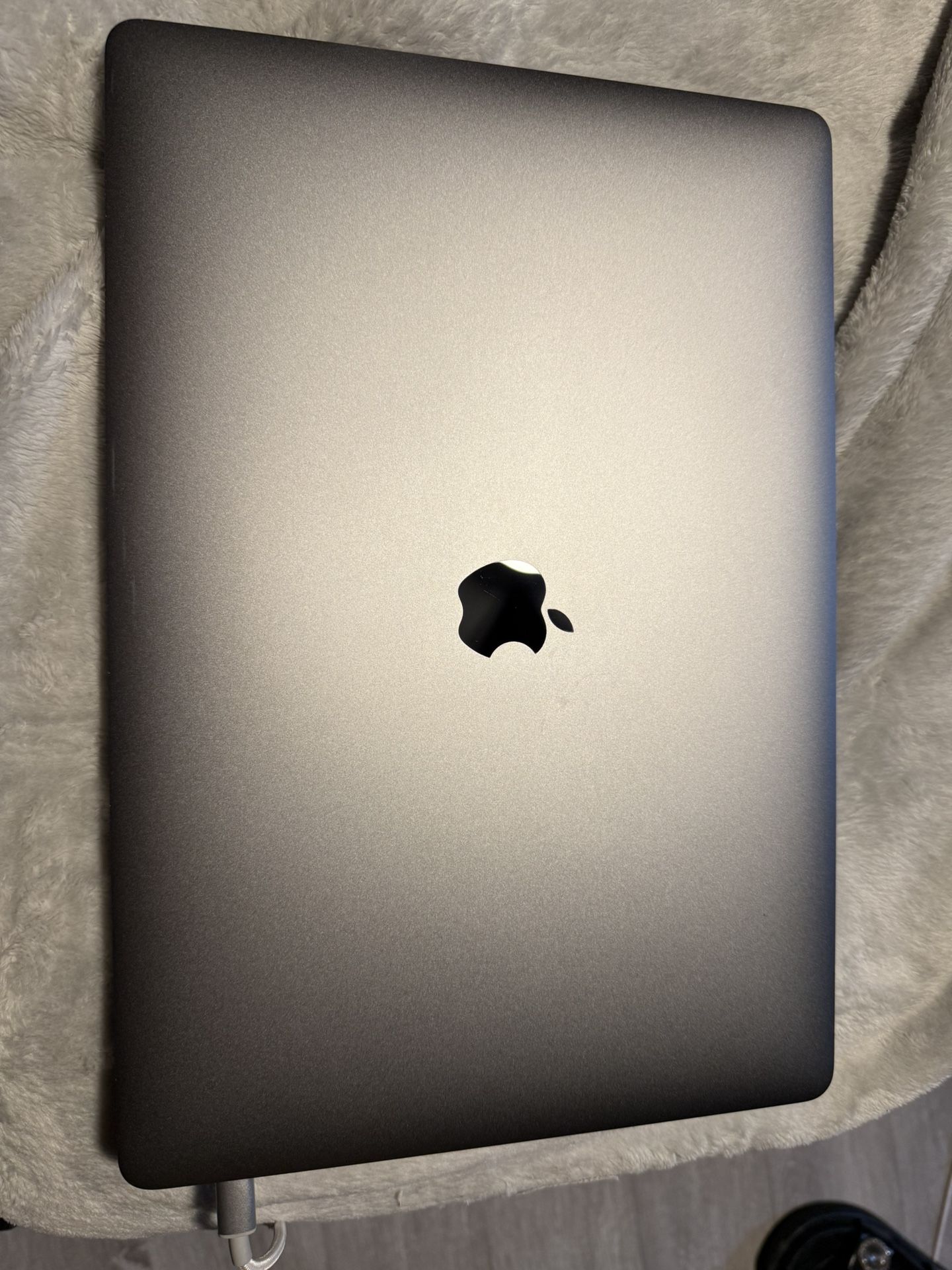 macbook pro 15inch 2018