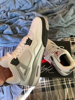 Jordan 4s cement grey size 9.5