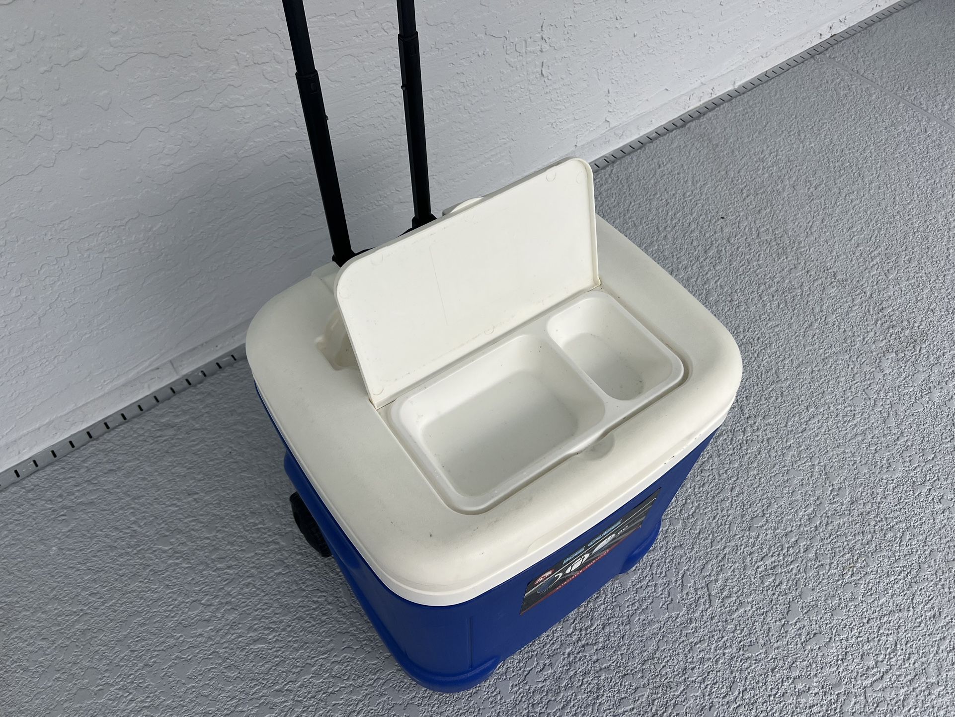 Igloo 60 Quart Cooler With Handle And Wheels